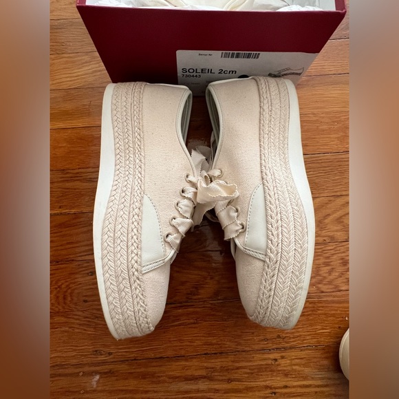 Salvatore Ferragamo Soleil Canvas Platform Sneaker - Picture 7 of 9